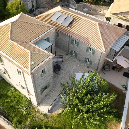 Dervisia Stonehouse 4 شقة *
