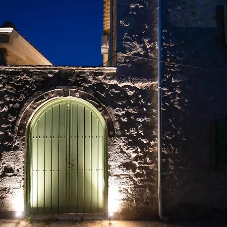 Apartmán Dervisia Stonehouse 4 *